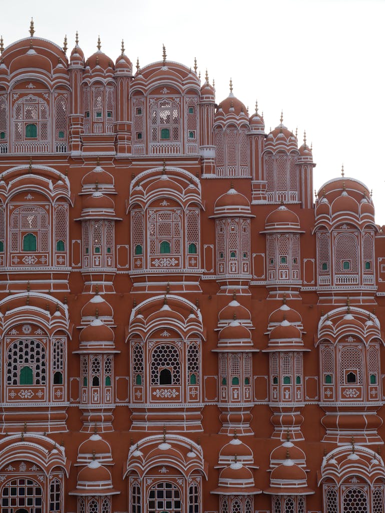Intricate facade of Hawa Mahal, an iconic palace in Jaipur, India.